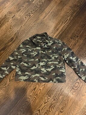 Aqua Women's Camouflage Jean Jacket - Green Brown